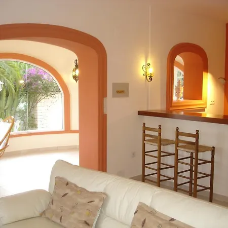 Rosa Villa Moraira